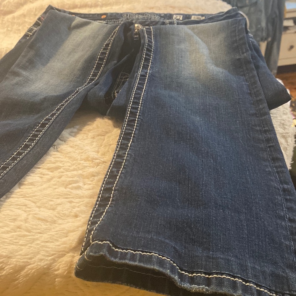 miss Me jeans Size 27 in the waist very good condition Real stretchy